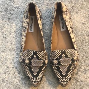 Steve Madden Snakeskin Flats NWOT